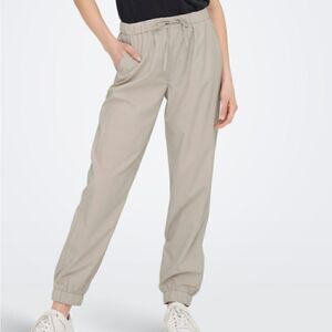 Nwt Only track pant size xs light olive green